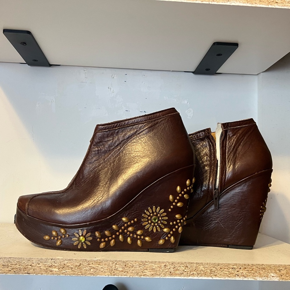Vintage wedge boots size 7.5